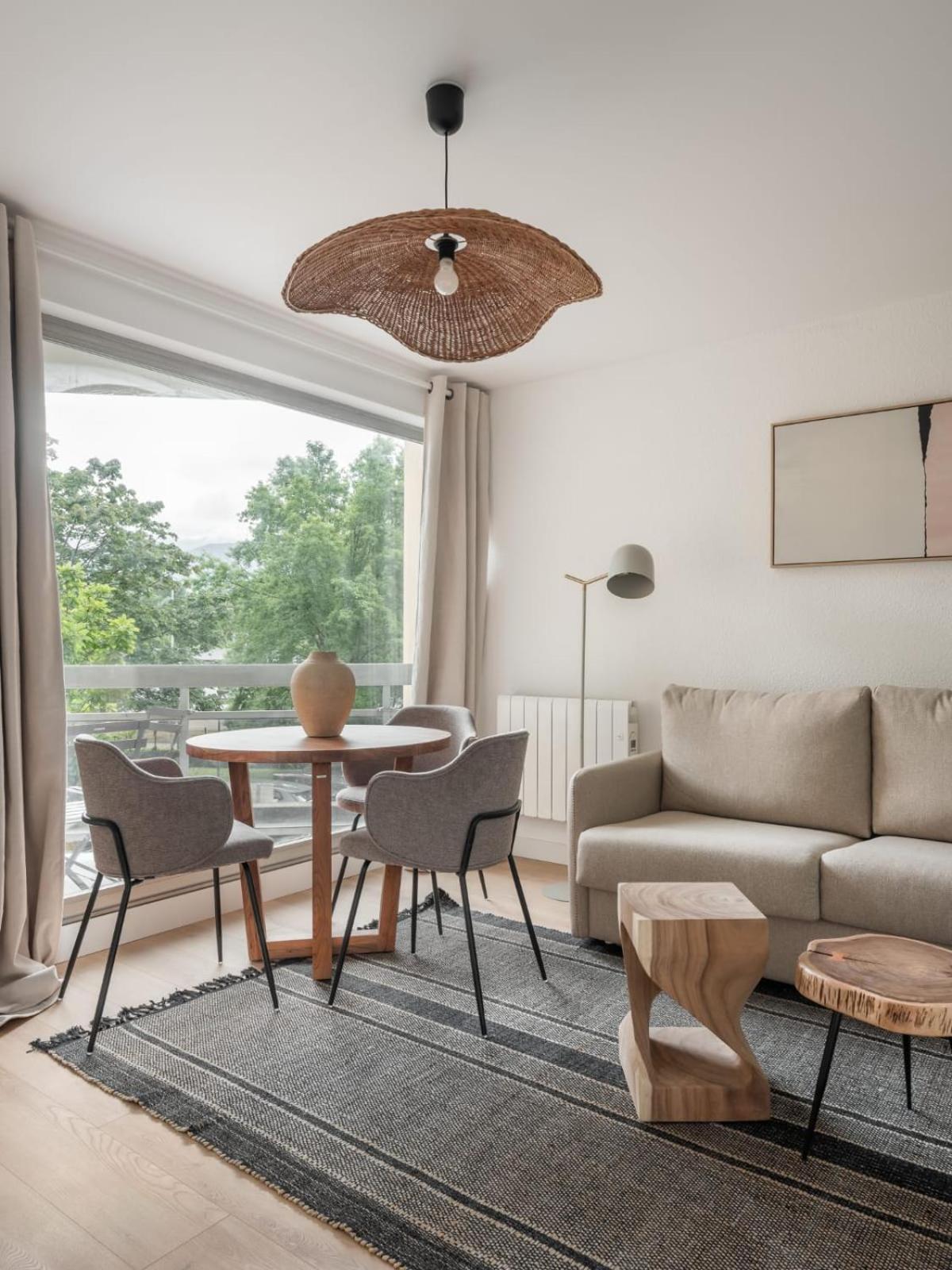 L'Hotel De Jc - Chu Meylan Eksteriør billede